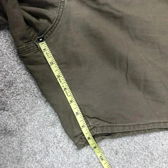 Carhart Mens 40 Cargo Shorts with Defect - Picture 4 of 9